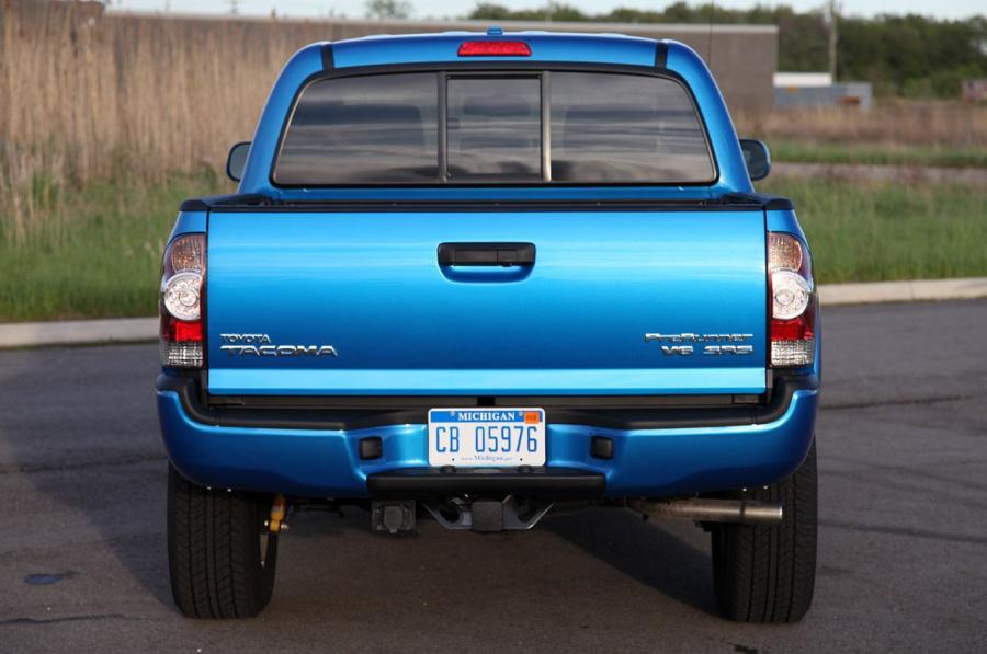  Toyota Tacoma 4x2 PreRunner 2010 года  (фото 5 из 46)